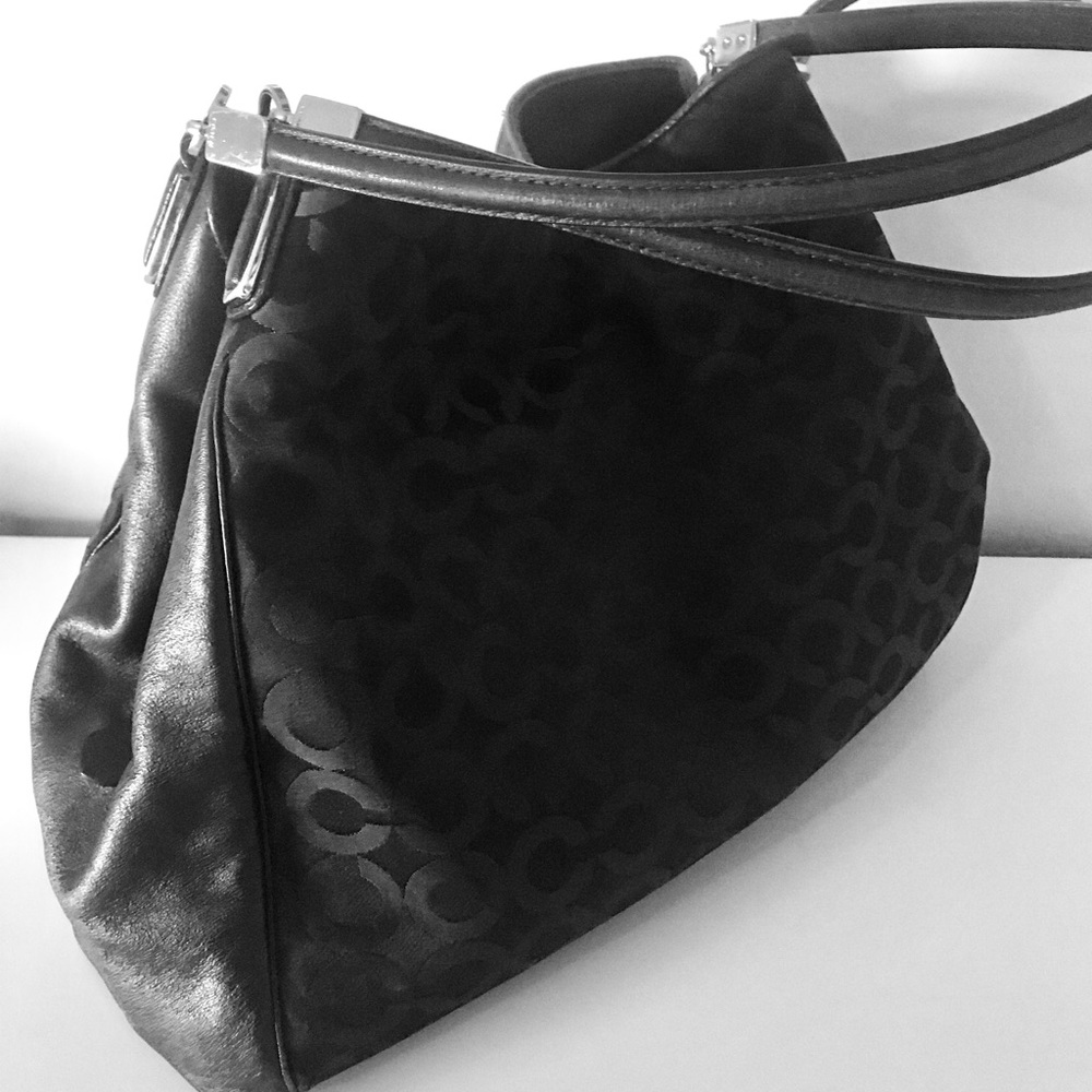 Coach Phoebe Hobo Bucket Signature Logo C